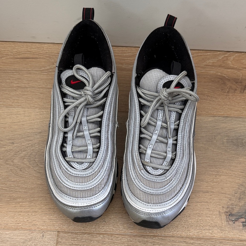 Nike Men's Metallic Silver Sneakers